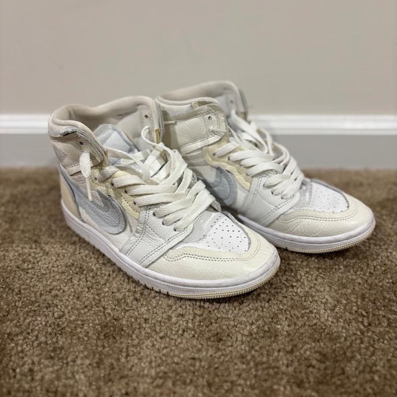 Women's Air Jordan 1 High - Picture 3 of 3